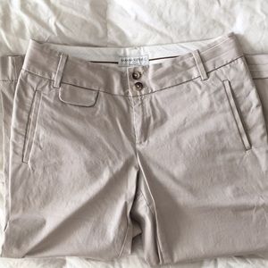 Khaki cropped pants